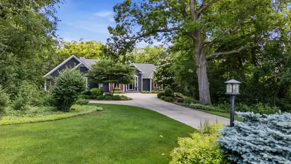 W279N5280 Hanover Hill Ct, Lisbon, WI 53089