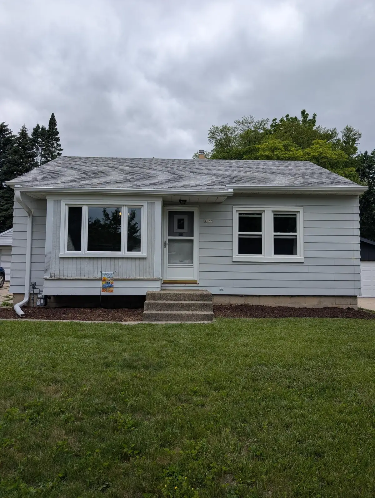 4059 S Alexander Ave, Saint Francis, WI 53235 - #1