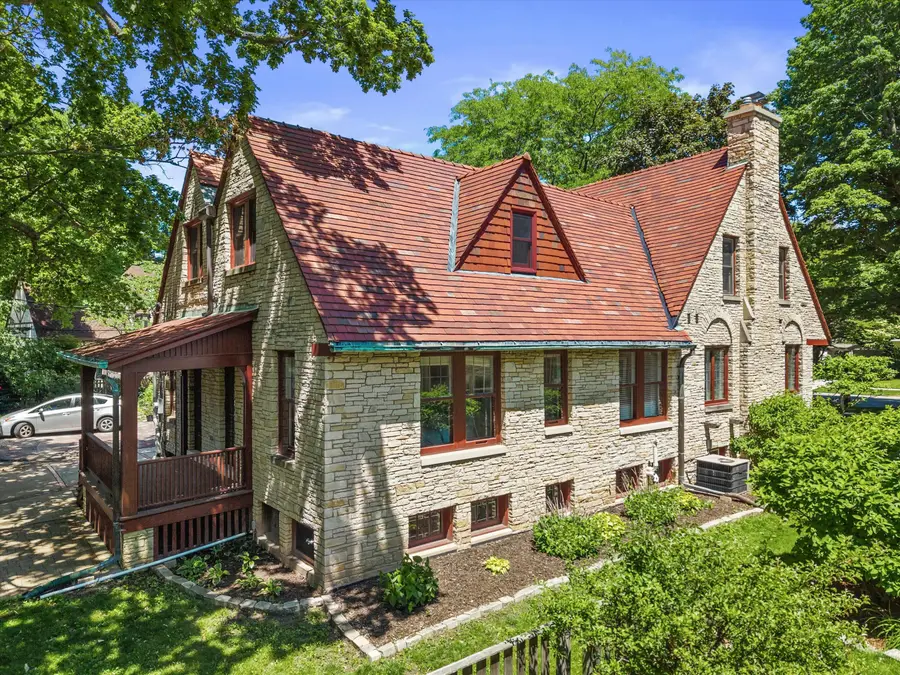 4637 N Murray Ave, Whitefish Bay, WI 53211 - #3