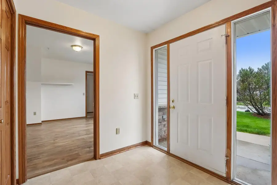 325 Kristin Ct W, Brookfield, WI 53045 - #3