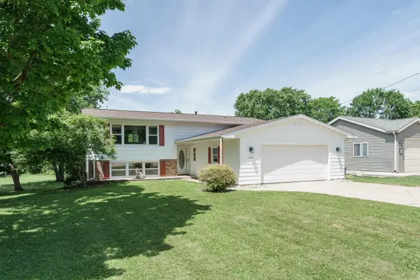1410 Davis St, Watertown, WI 53098