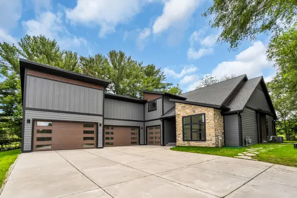 W5303 Briarwood Rd, Sugar Creek, WI 53121