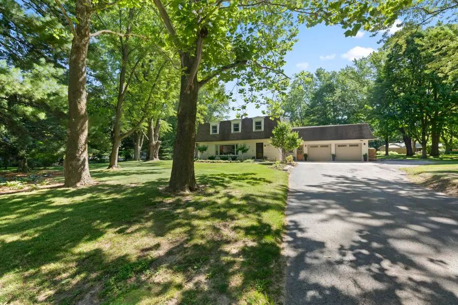 N8104 Lasalle Cir, Ixonia, WI 53066 - #3