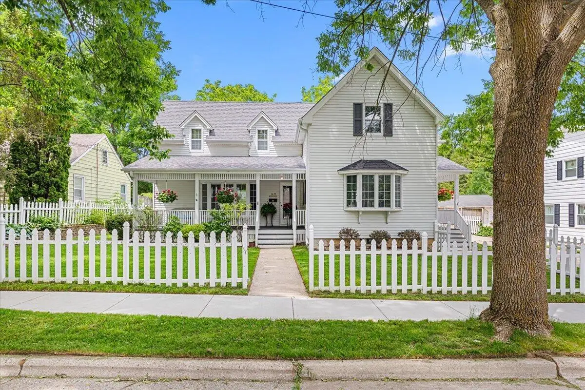N37W6046 Wurthmann St, Cedarburg, WI 53012 - #1