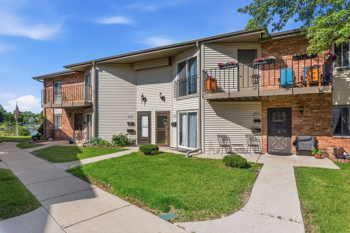 N115W16889 El Camino Dr, Germantown, WI 53022 - #1