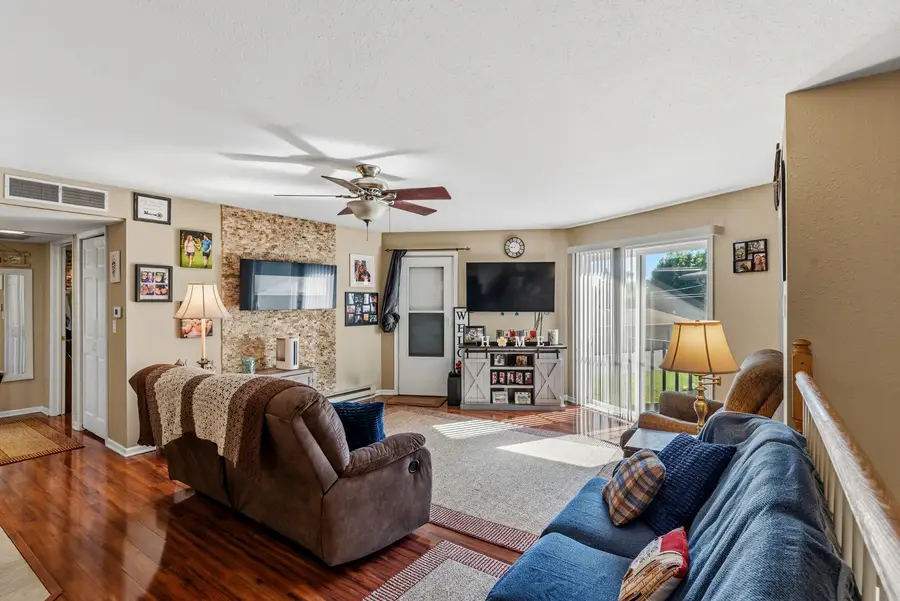N115W16889 El Camino Dr, Germantown, WI 53022 - #2