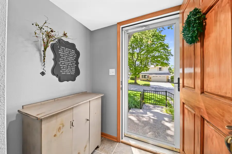 10336 W Park Ridge Ave, Wauwatosa, WI 53222 - #2