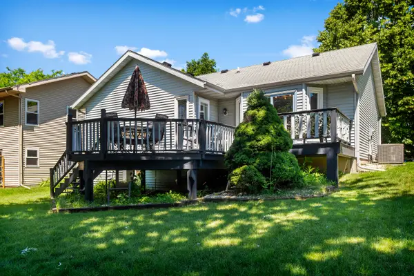 833 W Mohawk Trl, Deforest, WI 53532