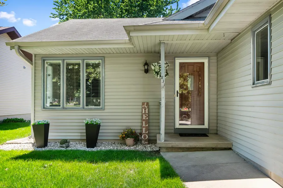 833 W Mohawk Trl, Deforest, WI 53532 - #3