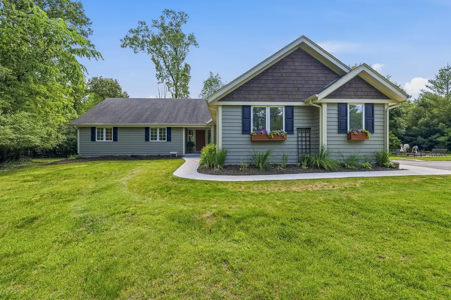 34899 Pabst Rd, Summit, WI 53066 - #3