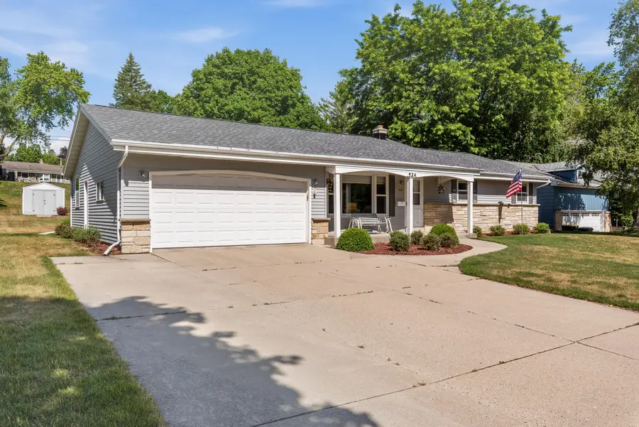 924 N 18th Ave, West Bend, WI 53090 - #2