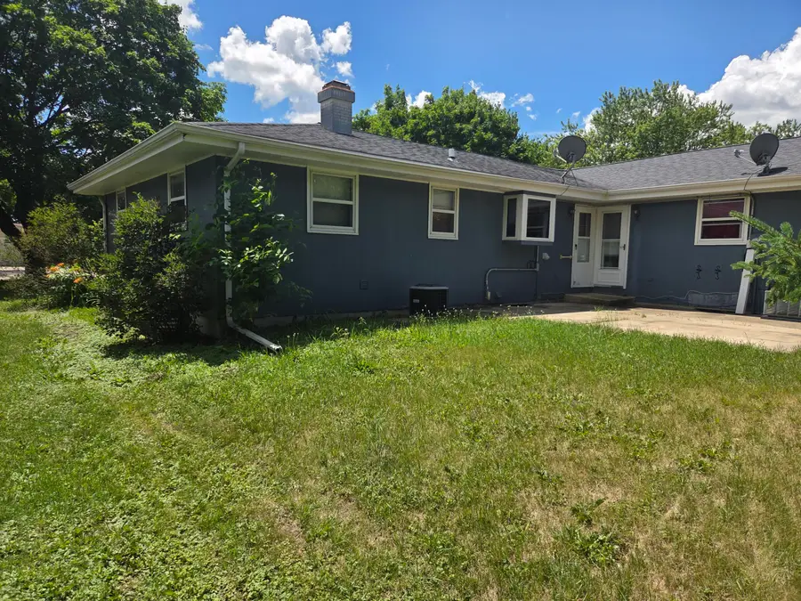719 Holland Ave, Delavan, WI 53115 - #3