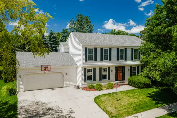 3106 Fox Ridge Dr, Waukesha, WI 53189