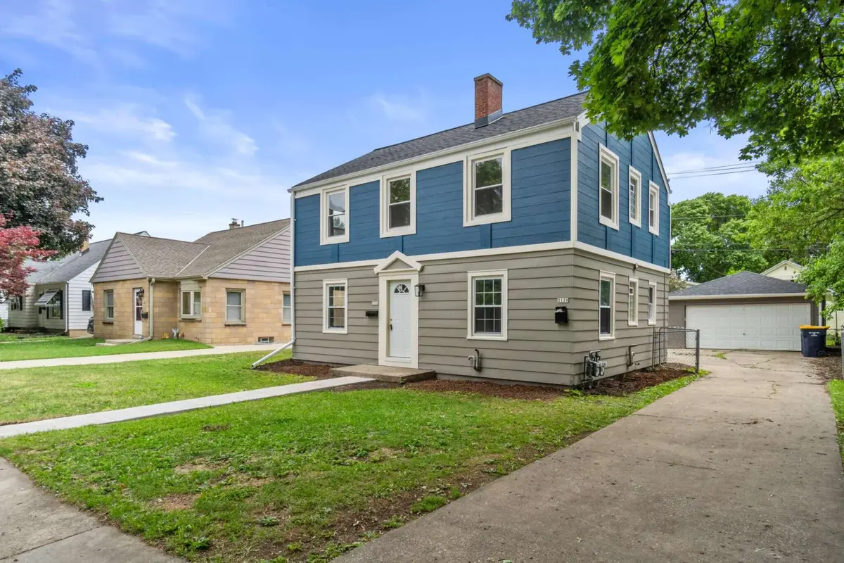2126 S 80th St, West Allis, WI 53219 - #1