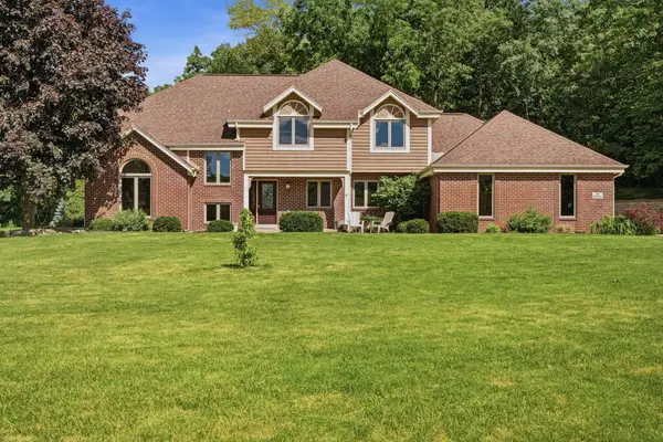 S67W20071 Benjamin Ct, Muskego, WI 53150