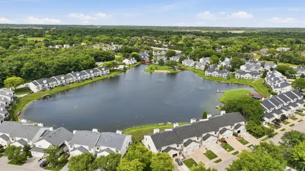 8306 S Tuckaway Shores Dr, Franklin, WI 53132