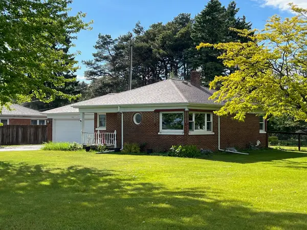 3016 Memorial Dr, Two Rivers, WI 54241