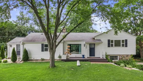 1800 Fairfax Dr, Elm Grove, WI 53122