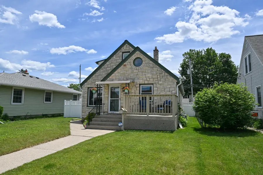 1629 Minnesota Ave, South Milwaukee, WI 53172 - #3