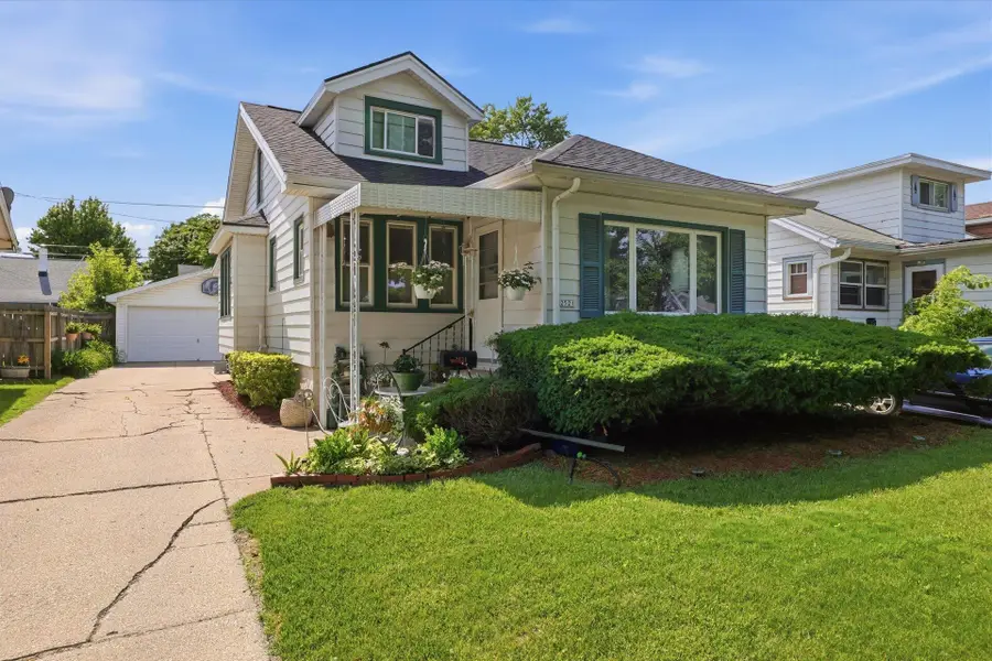 2521 N 58th St, Milwaukee, WI 53210 - #2
