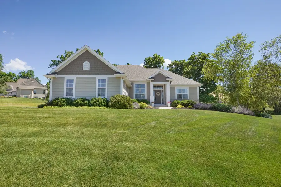 W279N8618 Twin Pine Cir, Lisbon, WI 53029 - #2