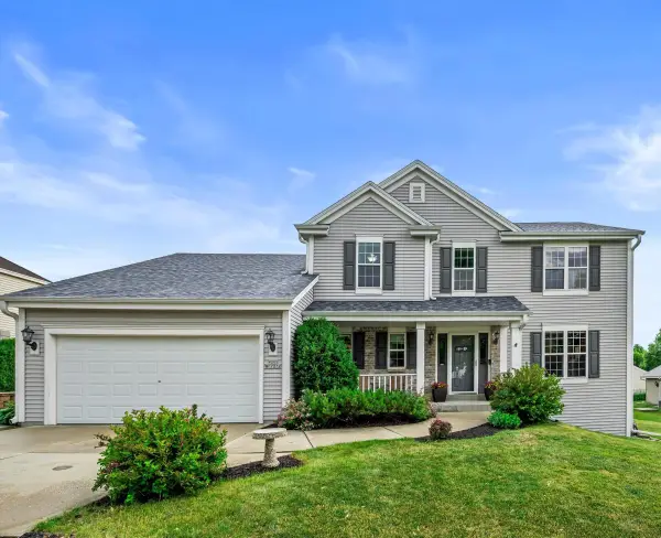 W203N17272 Francis Dr, Jackson, WI 53037