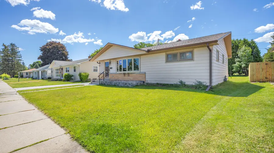 2327 Ontario Ave, Sheboygan, WI 53081 - #2