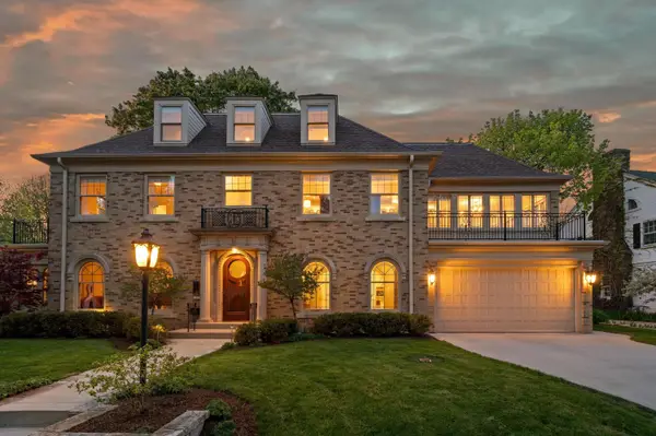 2700 E Menlo Blvd, Shorewood, WI 53211