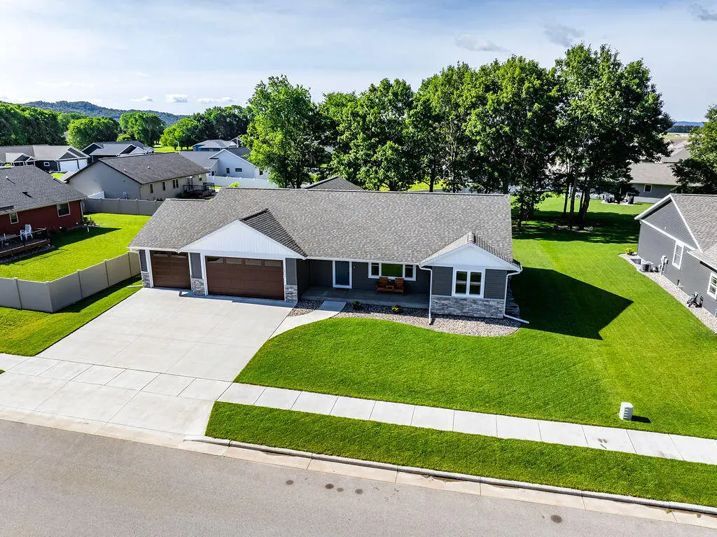 1822 Brooklyn Pl, Holmen, WI 54636 - #1