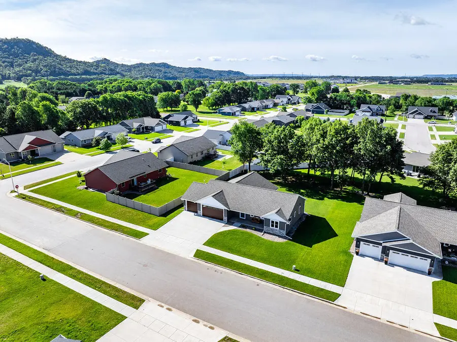 1822 Brooklyn Pl, Holmen, WI 54636 - #2