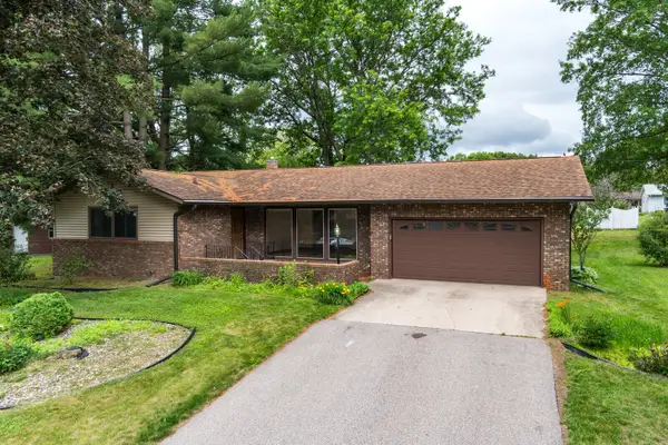 1578 Young Dr E, Onalaska, WI 54650