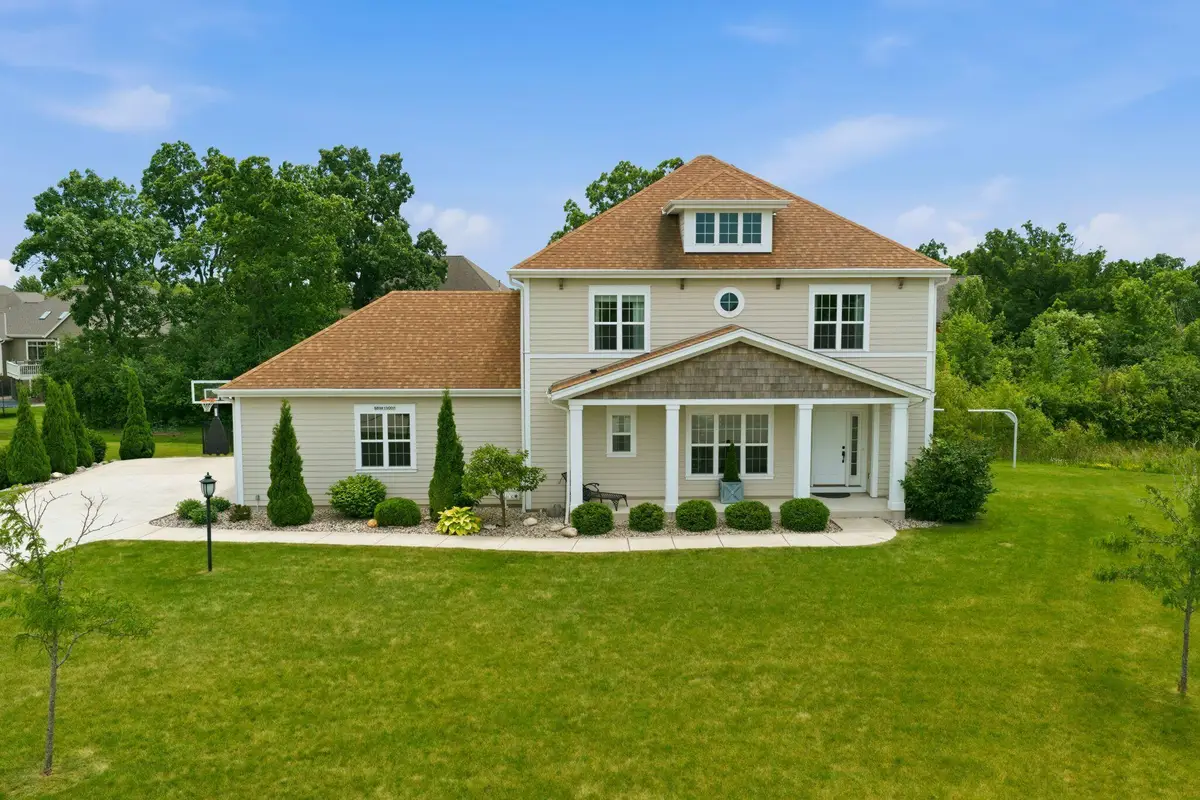 S89W13007 Bonningale Ct, Muskego, WI 53150 - #1