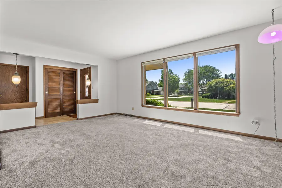 1610 Hickory St, South Milwaukee, WI 53172 - #2