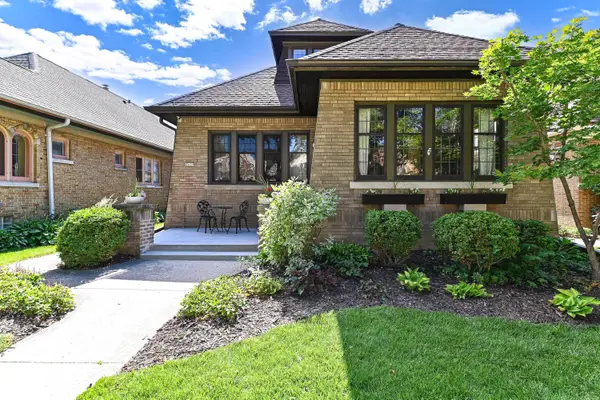 2629 N 67th St, Wauwatosa, WI 53213