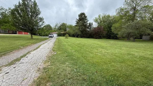 1604 N Green Bay Rd, Mount Pleasant, WI 53406