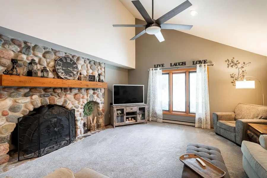 3278 S Acredale Ct, New Berlin, WI 53151 - #3