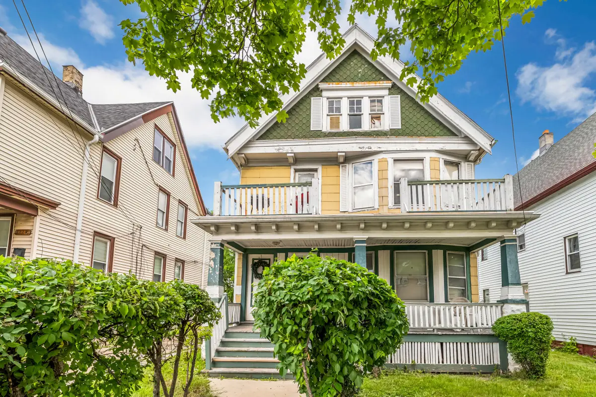 3270 N 17th St, Milwaukee, WI 53206 - #1