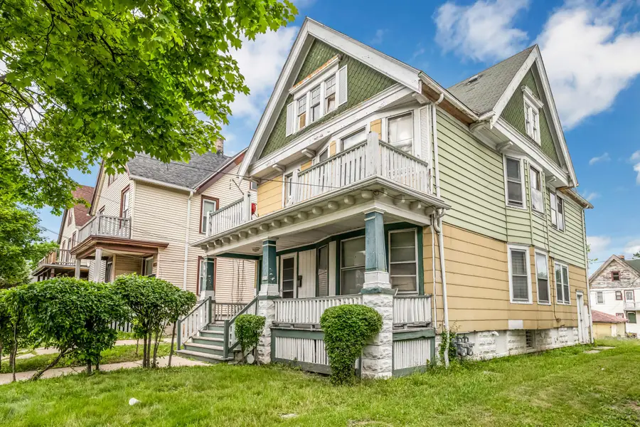 3270 N 17th St, Milwaukee, WI 53206 - #2