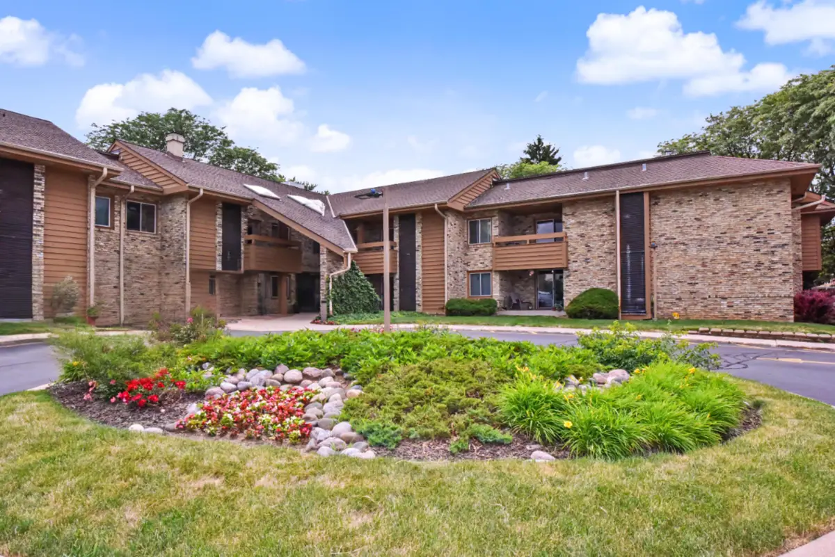 2101 W Good Hope Rd, Glendale, WI 53209 - #1