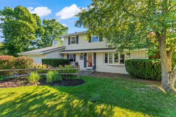 632 Highland Dr, Richfield, WI 53017