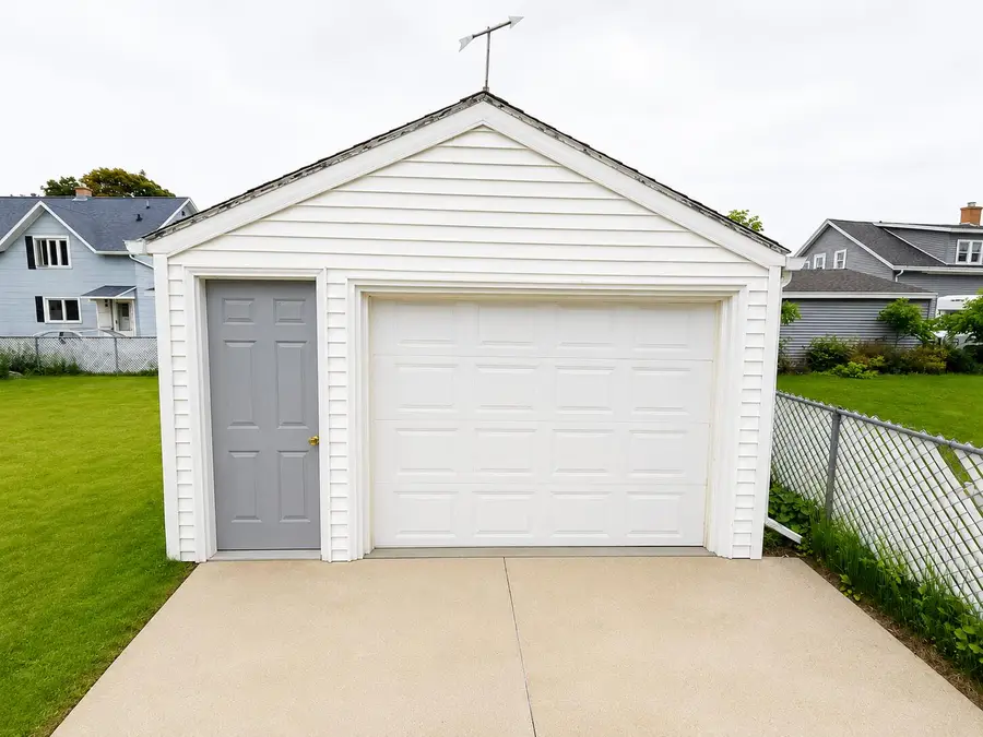 2310 Hamilton St, Manitowoc, WI 54220 - #3