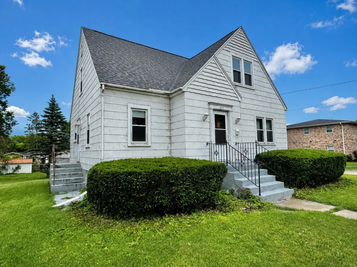 536 W Racine St, Jefferson, WI 53549 - #1