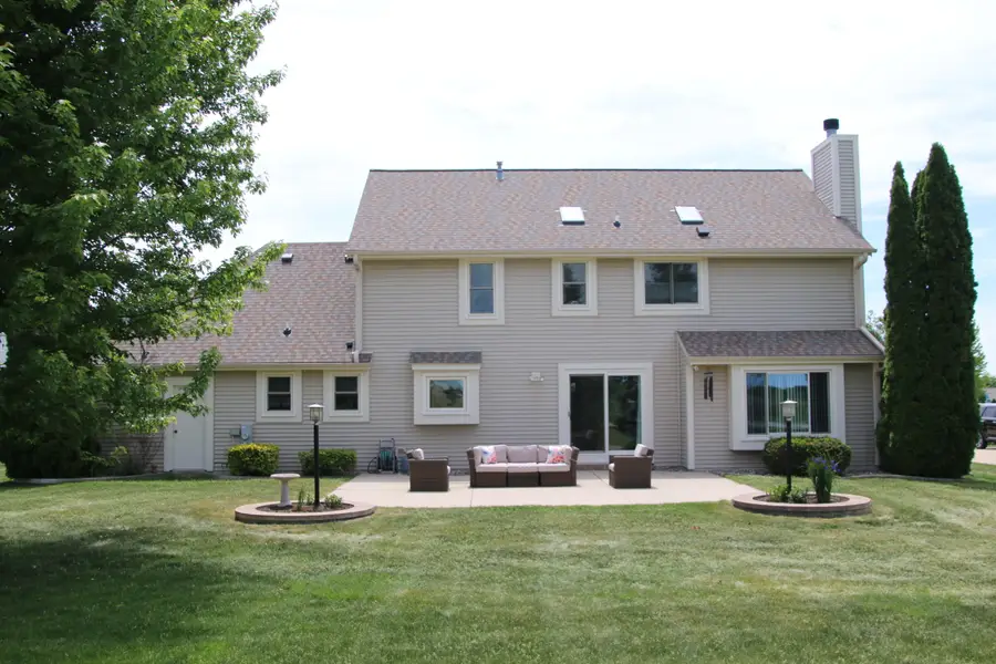 S95W12970 Walter Hagen Dr, Muskego, WI 53150 - #2
