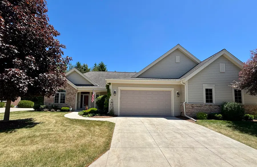 1423 Hidden Waters Cir, West Bend, WI 53095 - #2