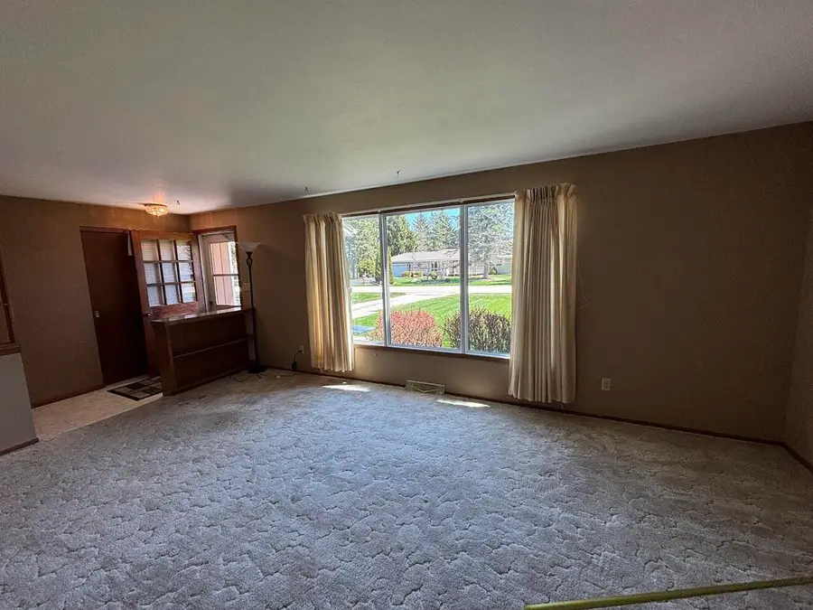 4302 E Parke Ridge Ln, Sheboygan, WI 53083 - #2