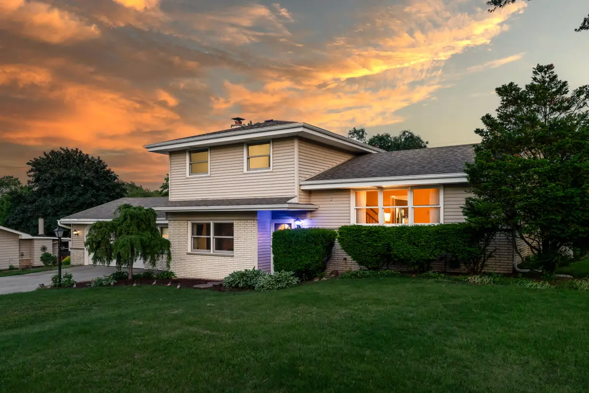21485 Belgren Rd, Brookfield, WI 53186 - #1