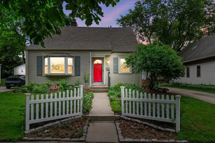 2116 N 85th St, Wauwatosa, WI 53226 - #2