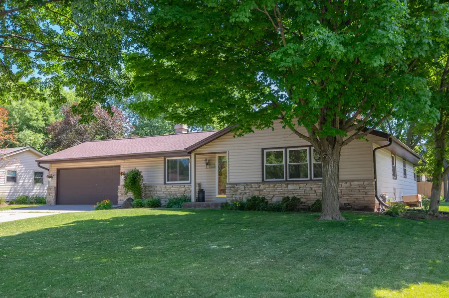 W169N10432 Pheasant Run, Germantown, WI 53022 - #2