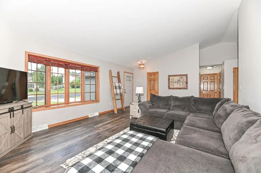 164 Mill Ave, Union Grove, WI 53182 - #3