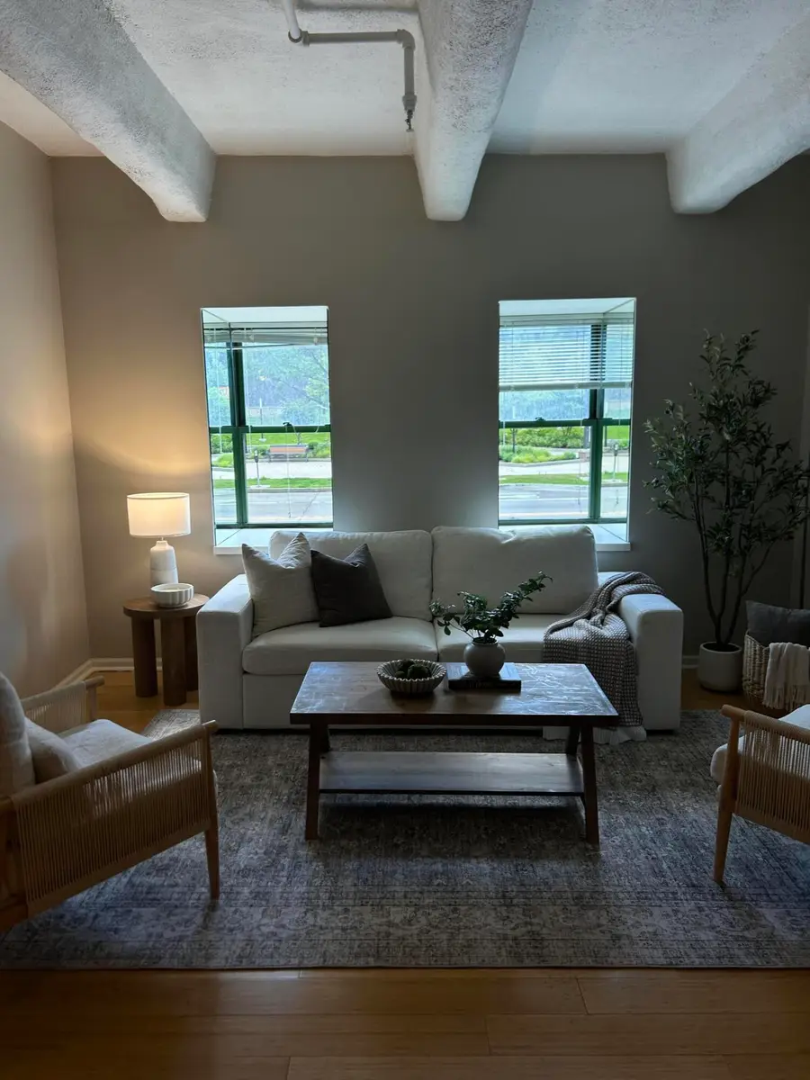 270 E Highland Ave, Milwaukee, WI 53202 - #2